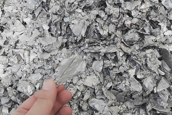 脫除金屬原件表面噴漆、鍍膜、包塑、涂料、油污的專(zhuān)用大型連續(xù)化生產(chǎn)設(shè)備