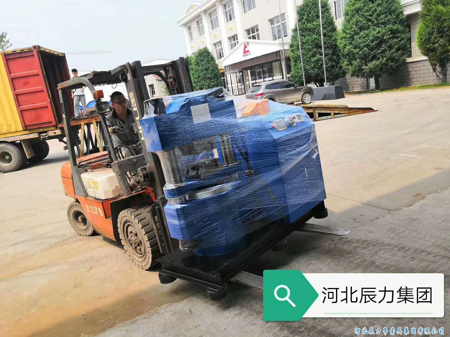 鋼絲繩纏放繩機器，鋼絲繩索具壓制機器，集體裝柜發(fā)貨